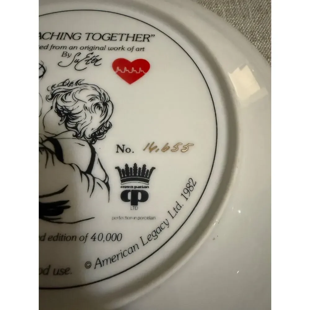 “Reaching Together” Su Eten 1982 Collector Plate American Legacy Ltd Crown Paria